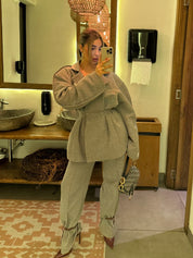 WAIST-DEFINING SUIT