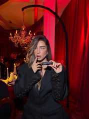 STRUKIRANO BERMUDA ODELO SA ZLATNIM NITNAMA