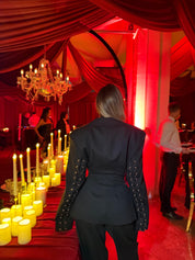 STRUKIRANO BERMUDA ODELO SA ZLATNIM NITNAMA