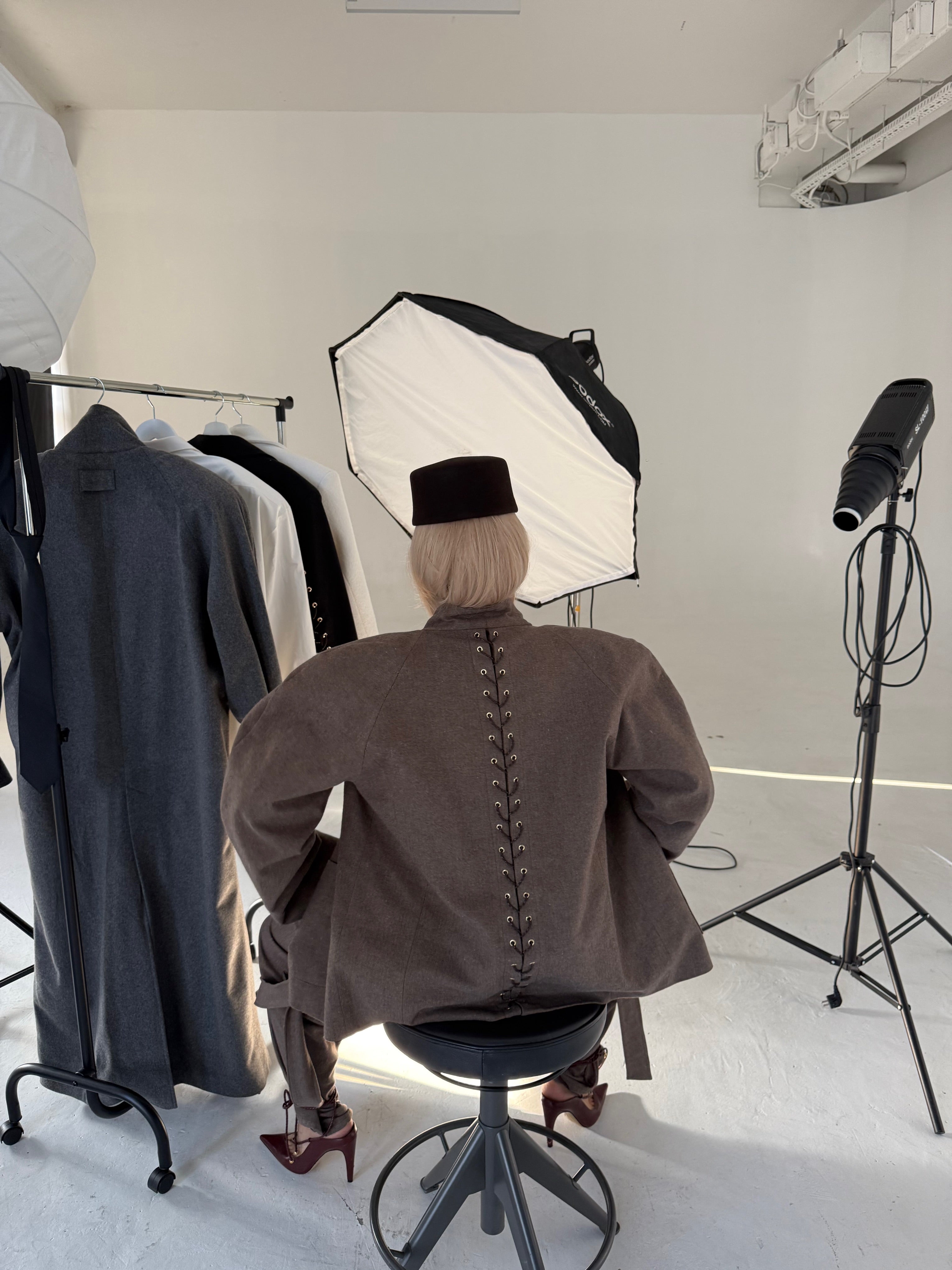 OVERSIZE ODELO SA ZLATNIM NITNAMA