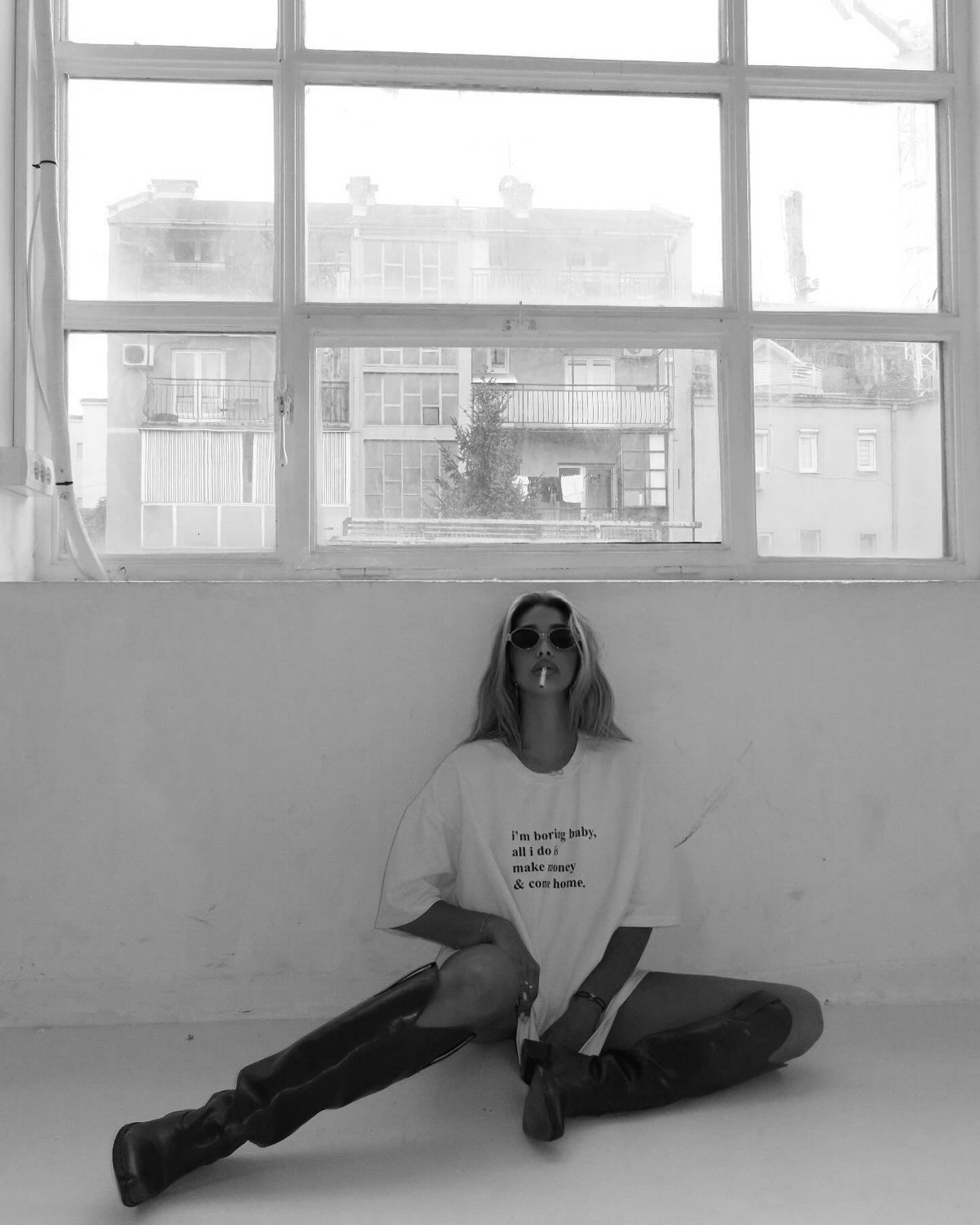 “IM BORING BABY” TSHIRT