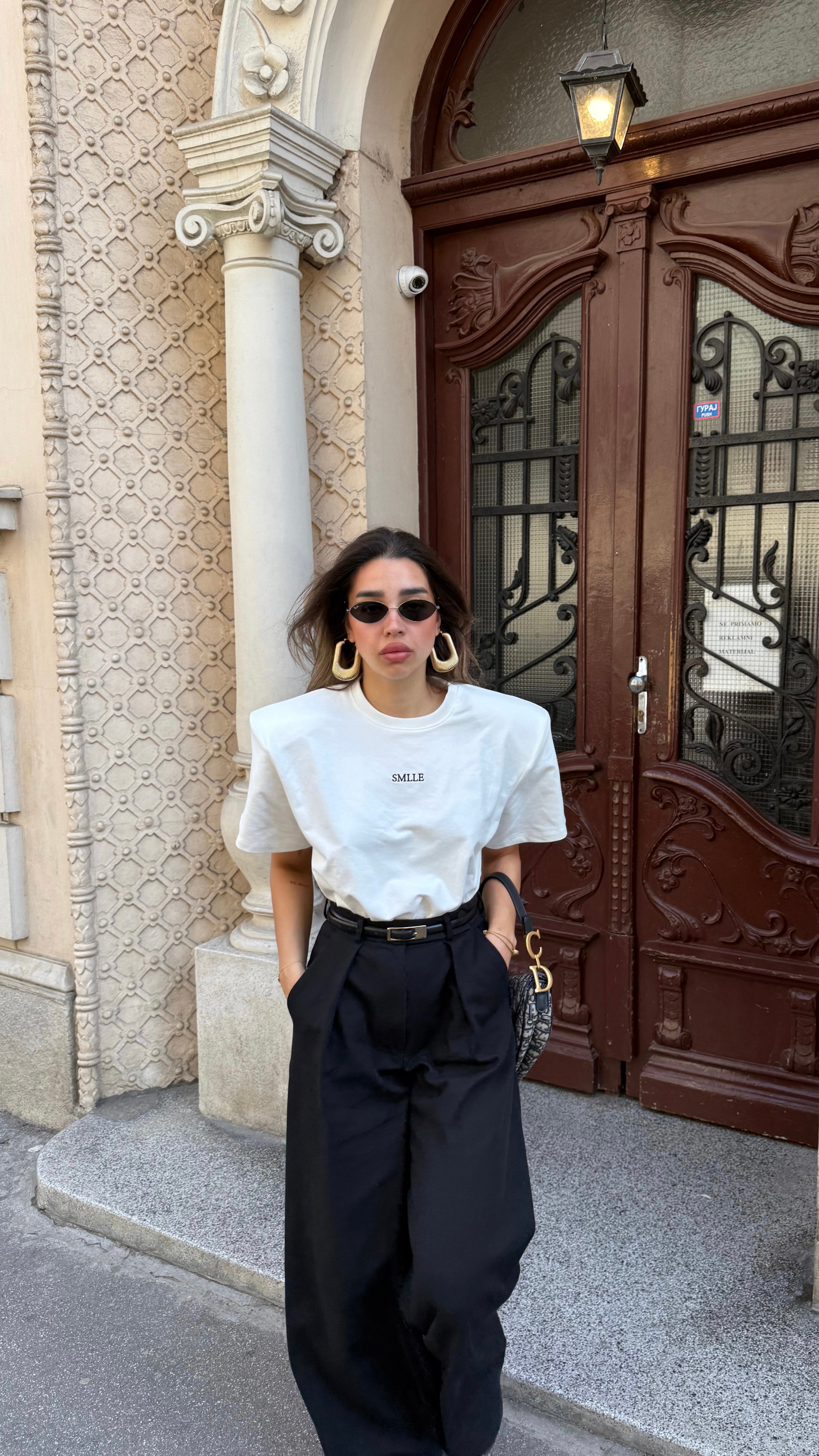 T-SHIRT WITH SHOULDER PADS