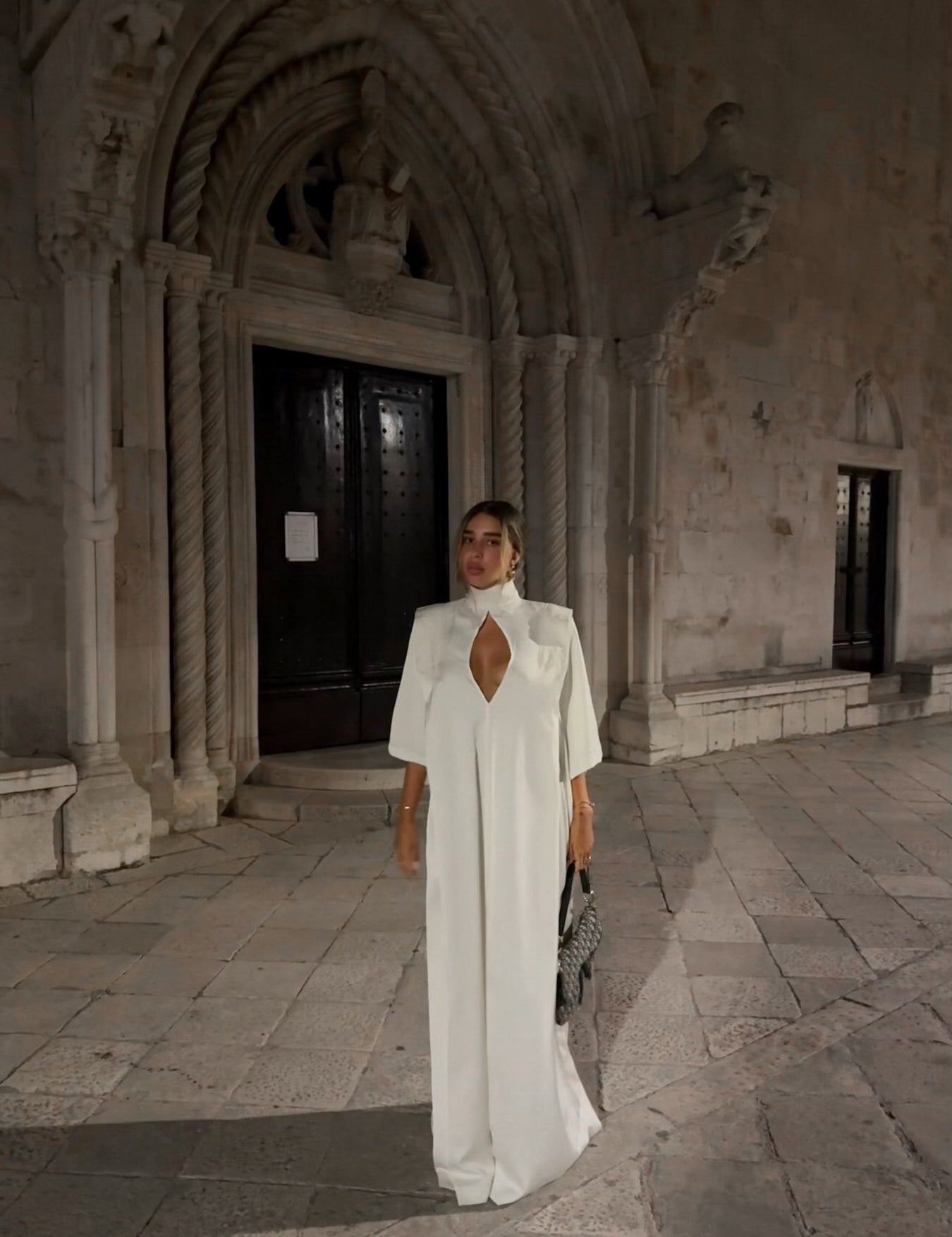 SWAN_DRESS_2.jpg
