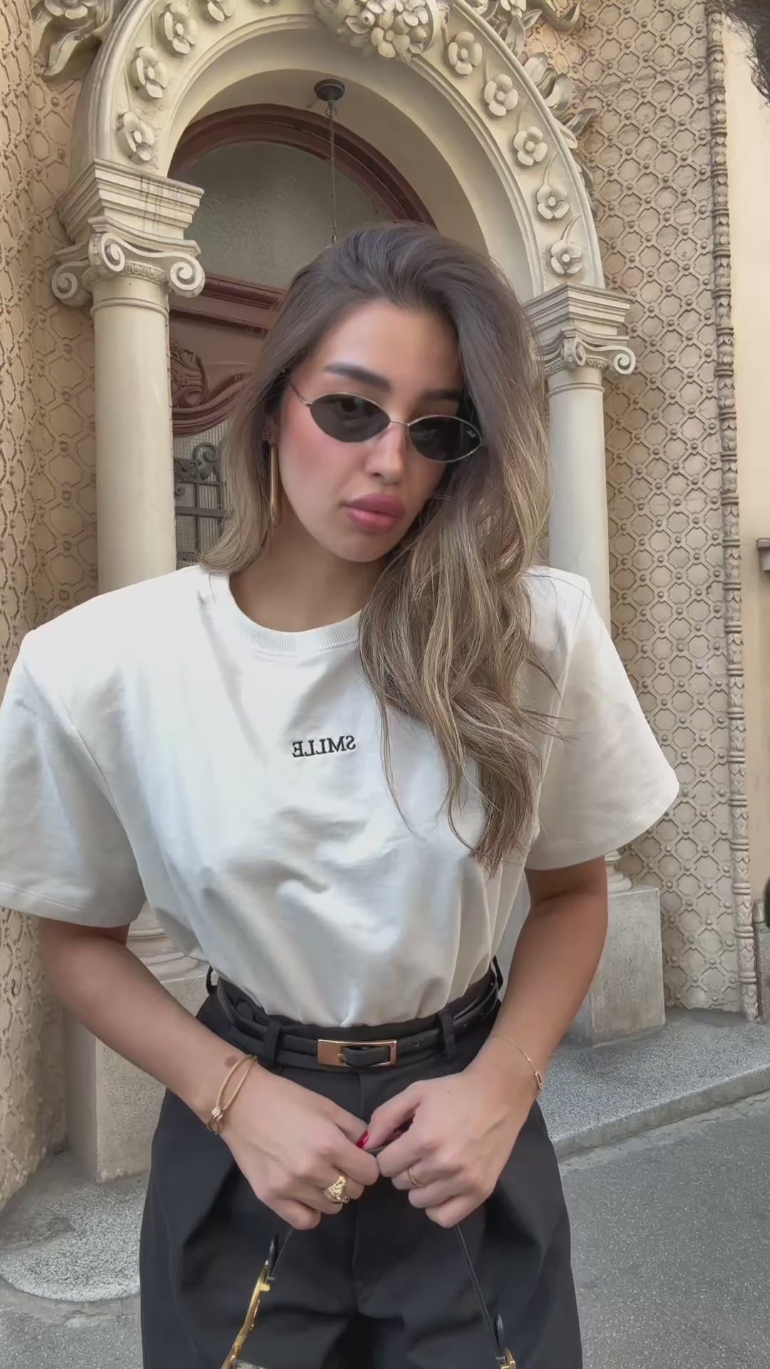 T-SHIRT WITH SHOULDER PADS